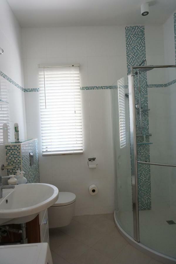 Self Contained Apartment With Private Kitchen Higher Heights, Barbados Christ Church Ngoại thất bức ảnh