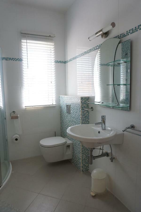 Self Contained Apartment With Private Kitchen Higher Heights, Barbados Christ Church Ngoại thất bức ảnh
